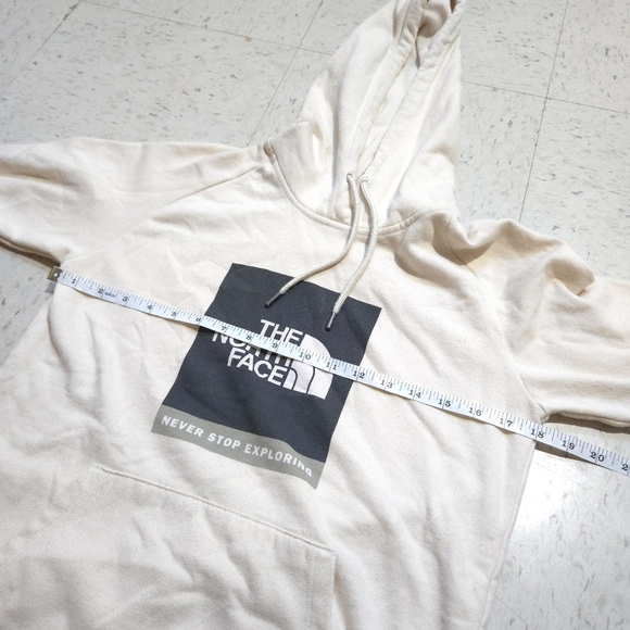 The North Face | Cream Sweatshirt pullover Hoodie - Picture 11 of 11